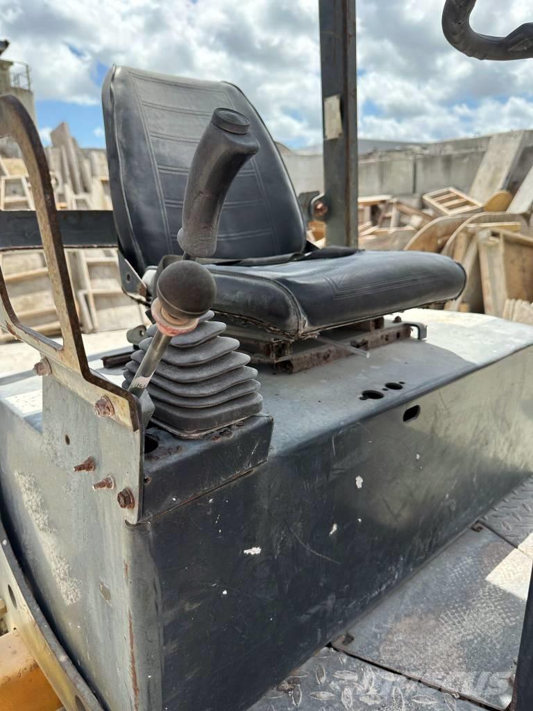 Bomag BW 120 AD-3 Двойни барабанни ролки
