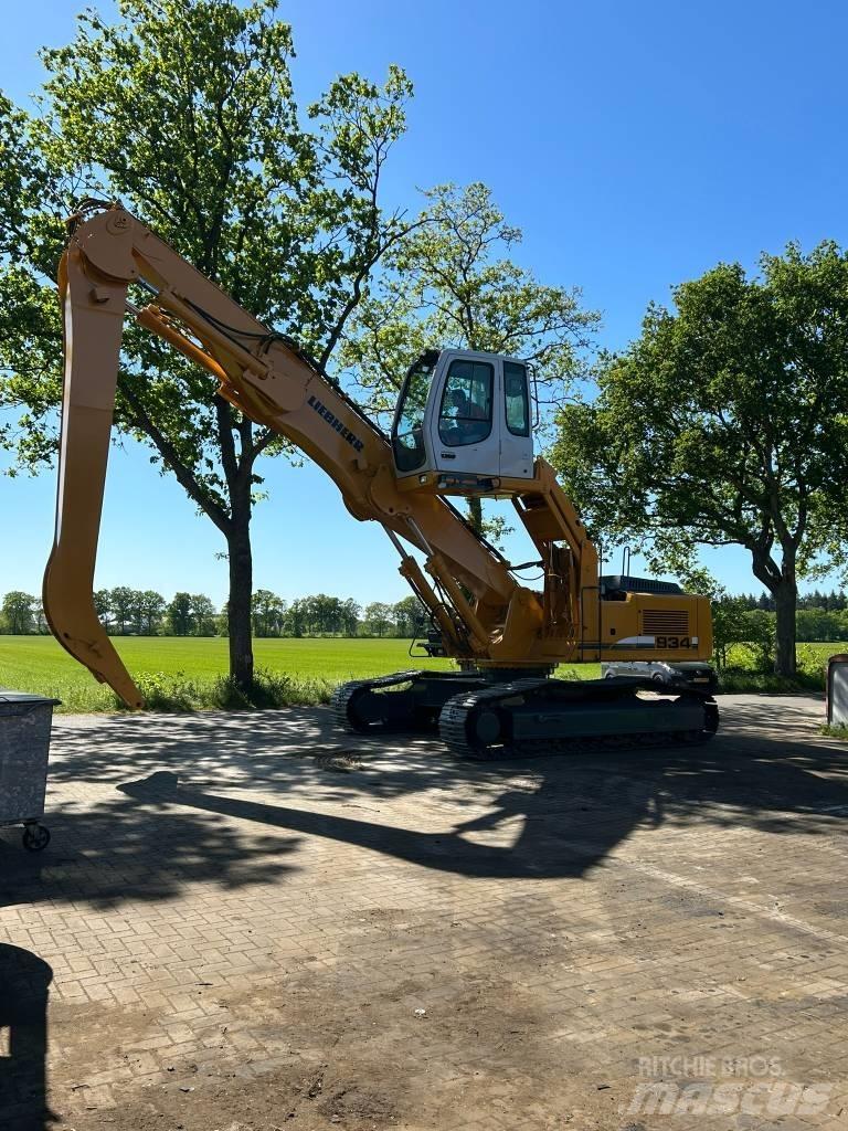 Liebherr R 934 C EW Оператори на отпадъци/индустрия
