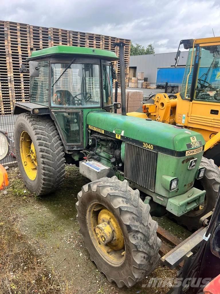 John Deere 3040 Трактори