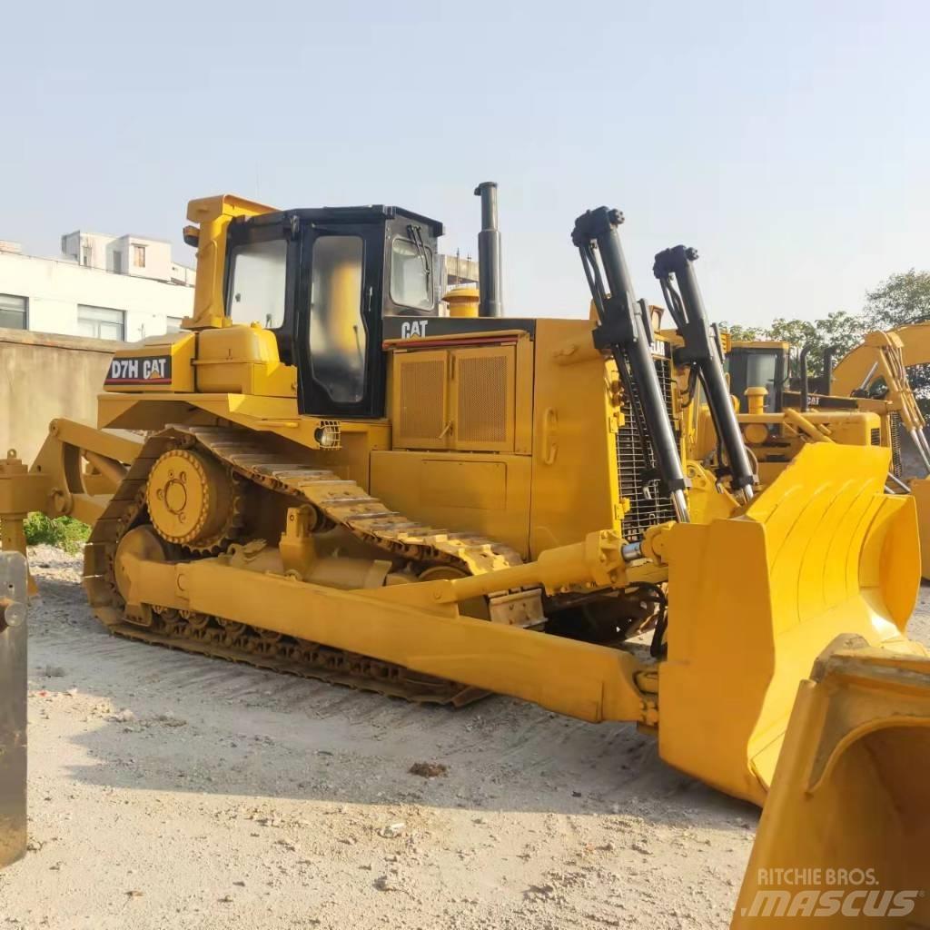 CAT D7H Верижни булдозери
