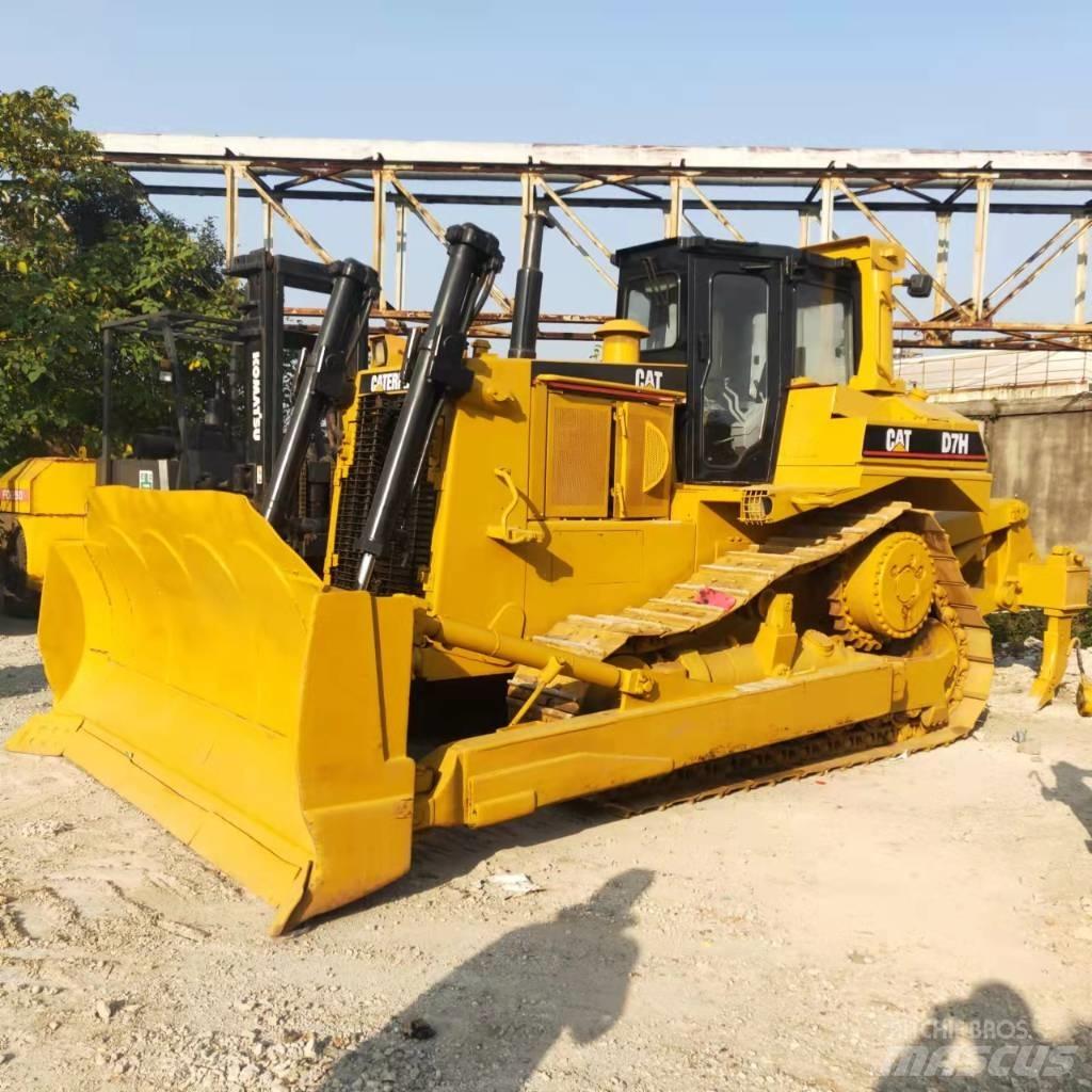 CAT D7H Верижни булдозери
