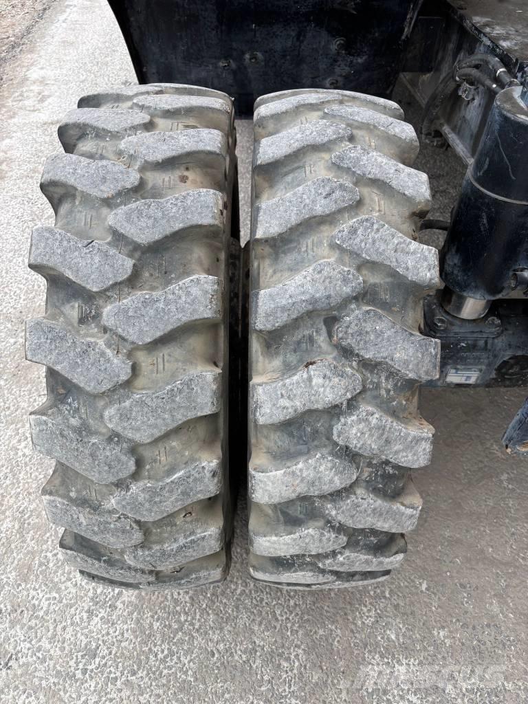 Hitachi ZX 140 W-5B Колесни екскаватори