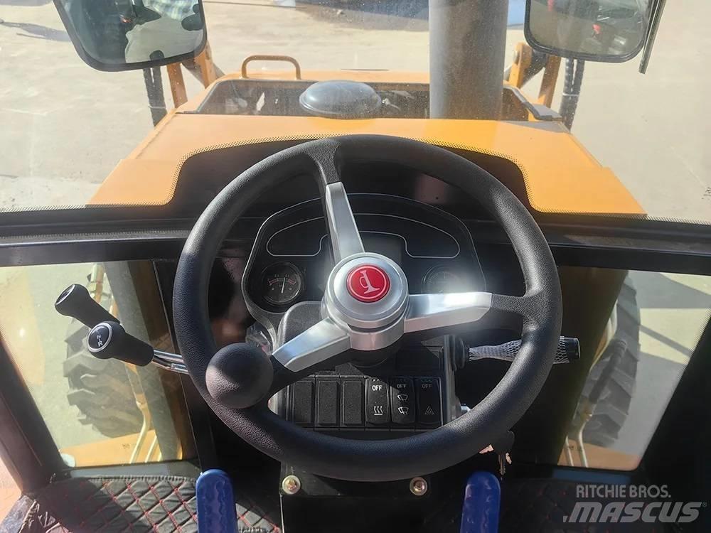 CAT 420F Товарач със заден ексватор