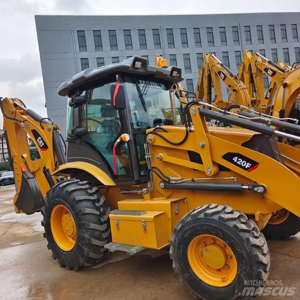CAT 420 F Товарач със заден ексватор