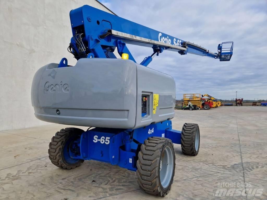 Genie S65   R319 Телескопични повдигачи
