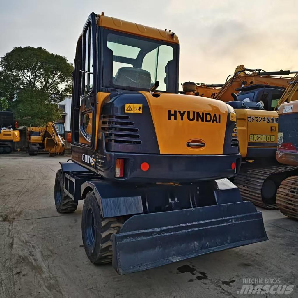 Hyundai 60W-9 Колесни екскаватори