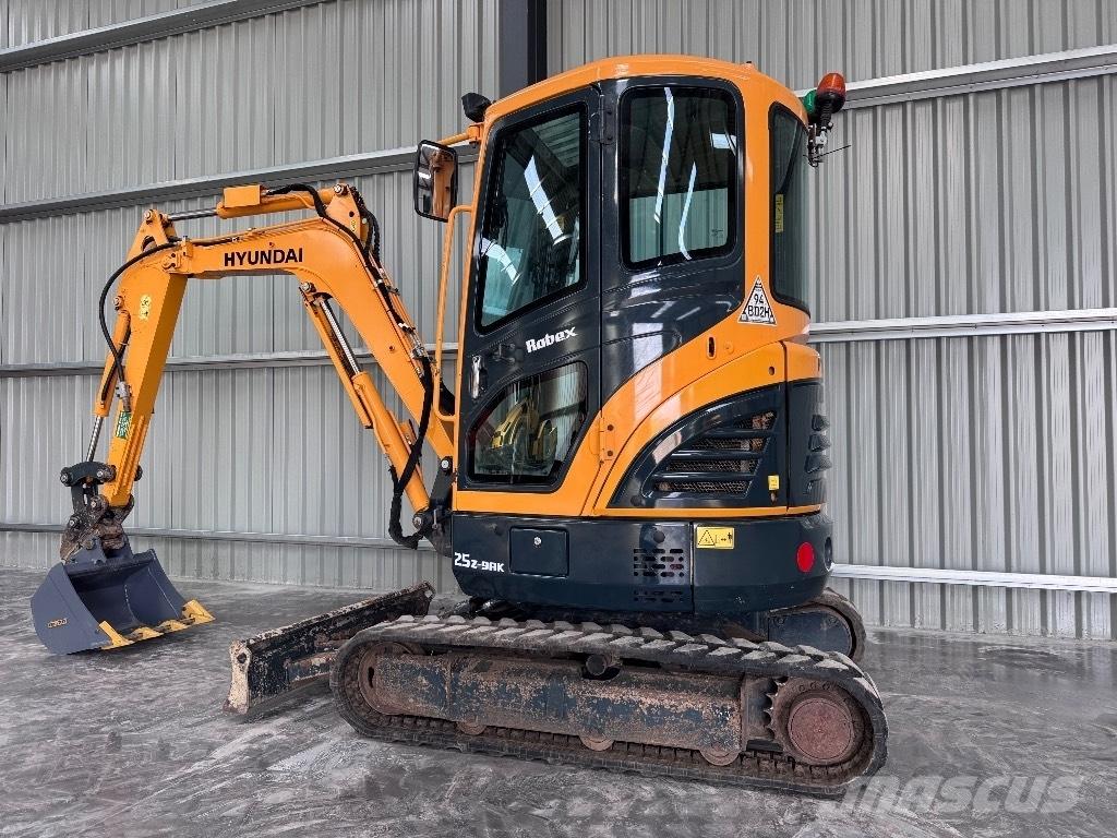 Hyundai R25Z-9 AK Мини екскаватори < 7 т