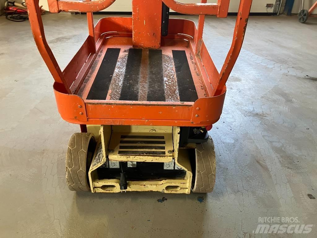 JLG 1230 ES Вертикални мачтови повдигачи
