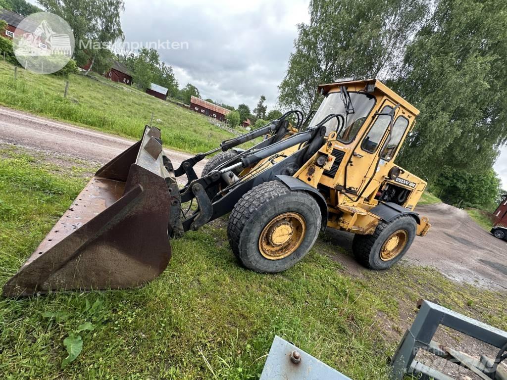 Volvo BM 4300 Колесни товарачи