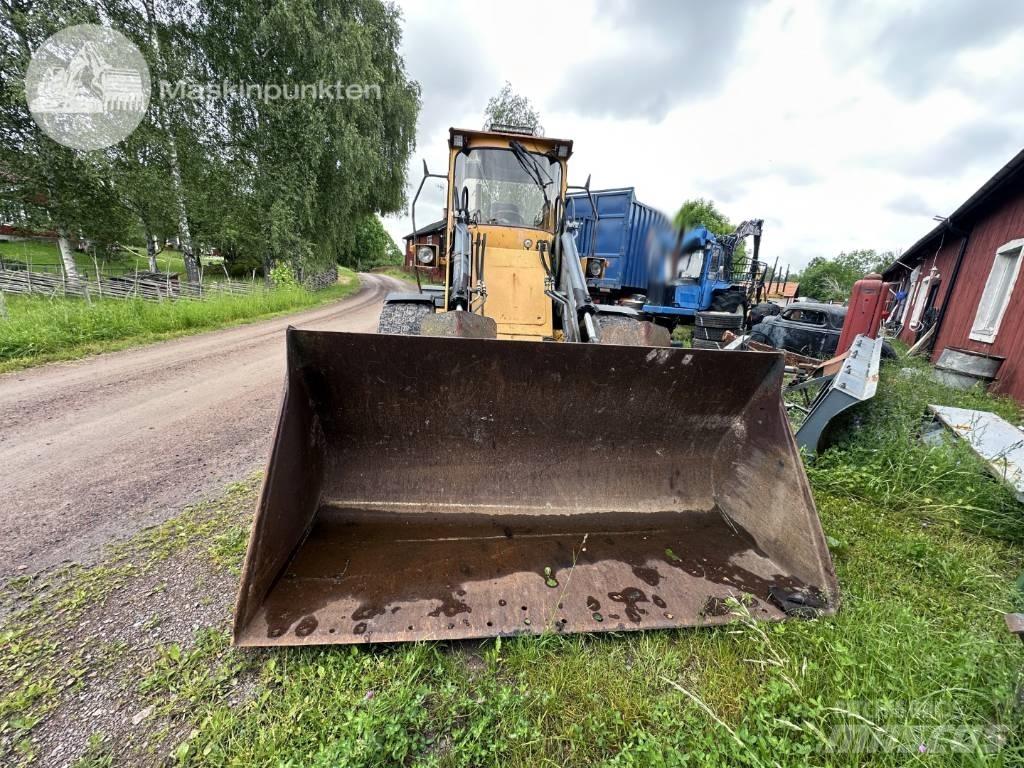 Volvo BM 4300 Колесни товарачи