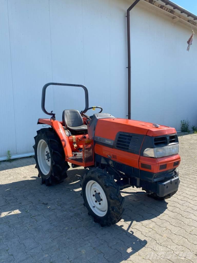 Kubota GL260 Компактни трактори