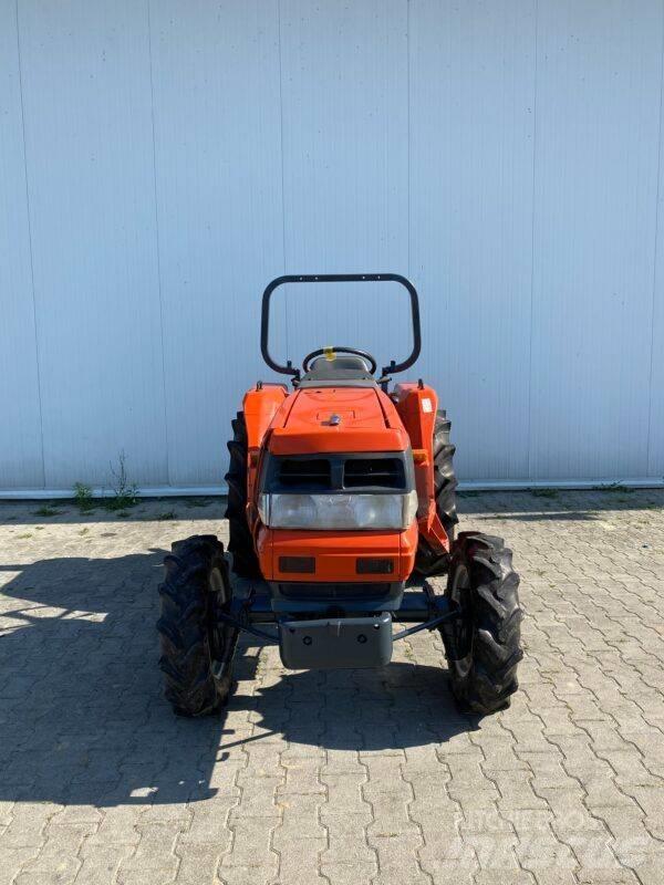 Kubota GL260 Компактни трактори