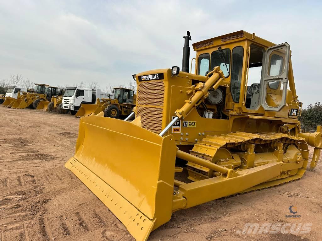 CAT D7G Верижни булдозери
