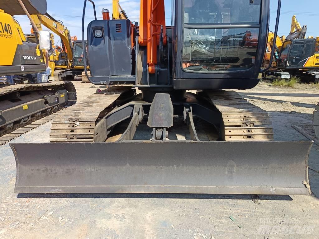 Hitachi ZX 75 Средни екскаватори 7т - 12т