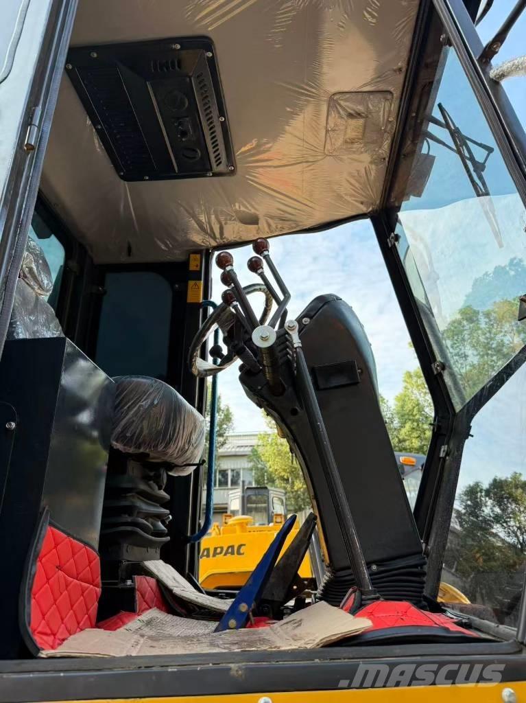 XCMG GR 1803 Грейдери