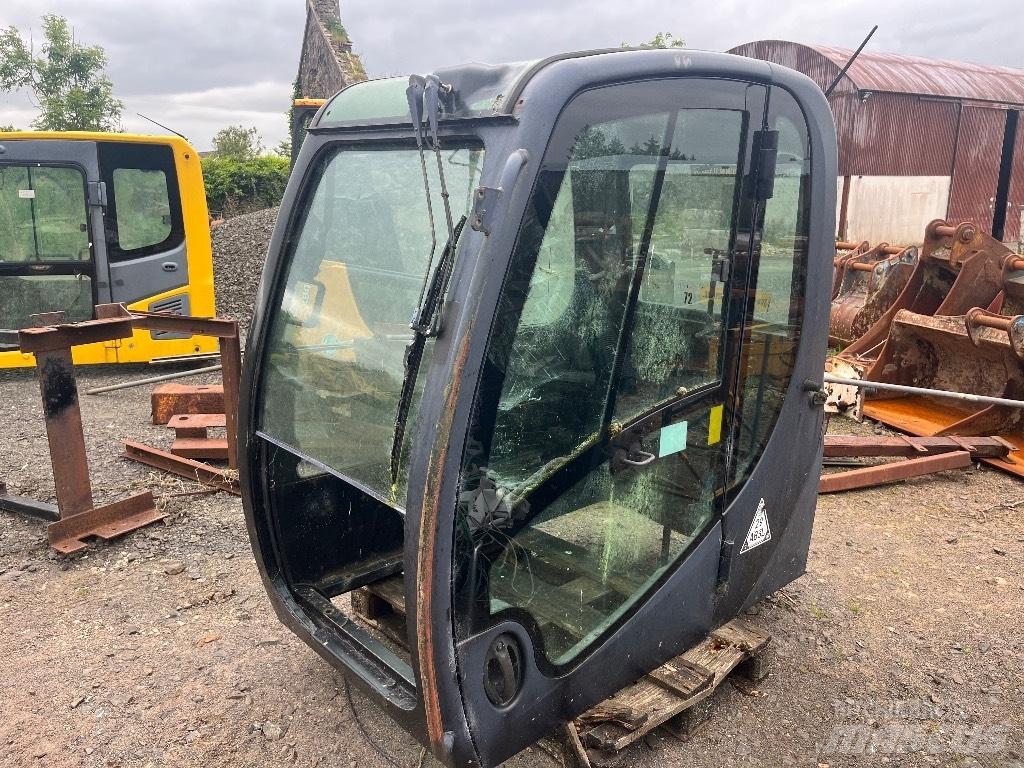 JCB JS220 Cabin / Cab Верижен екскаватор