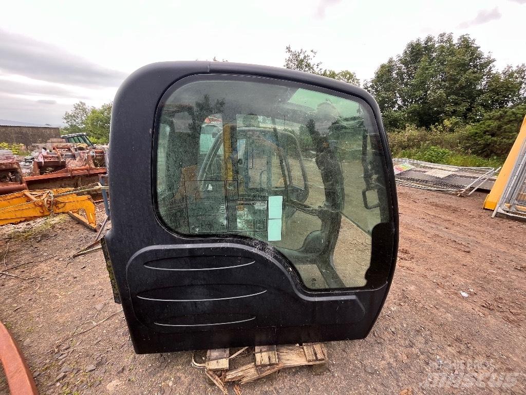 JCB JS220 Cabin / Cab Верижен екскаватор