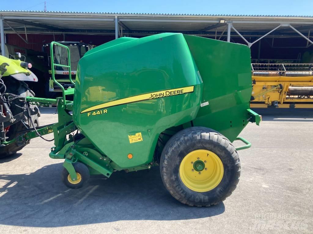 John Deere F441R Сламопреси за кръгли бали
