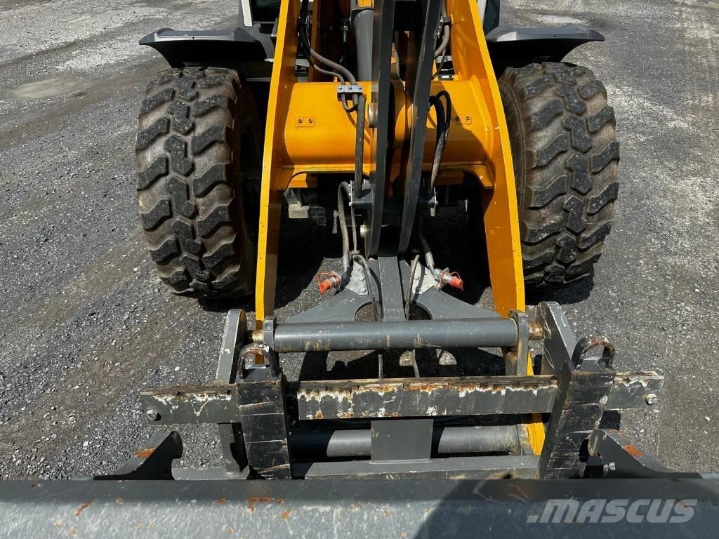 Liebherr 504 Compact Колесни товарачи
