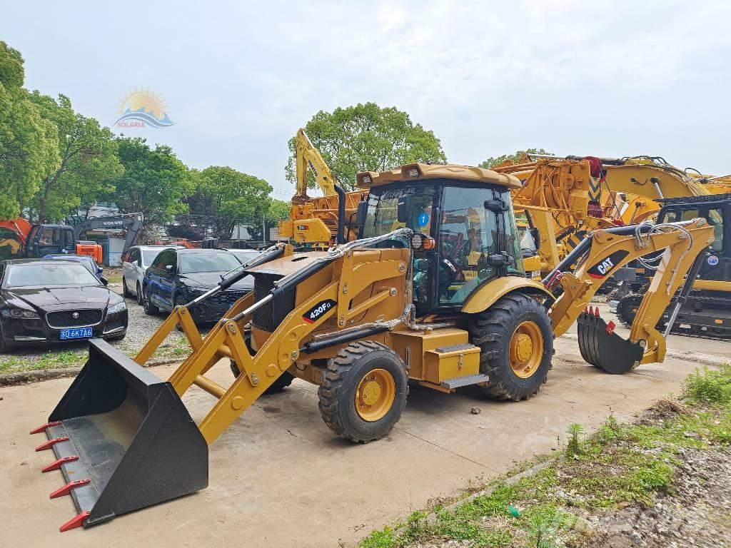 CAT 420 F Товарач със заден ексватор
