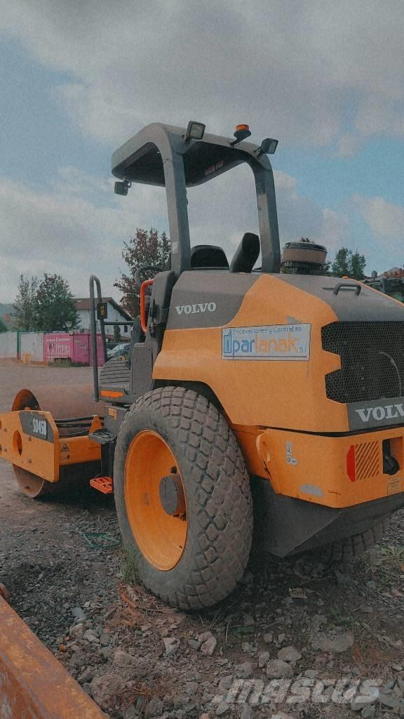Volvo SD 45 B Еднобарабанни ролки
