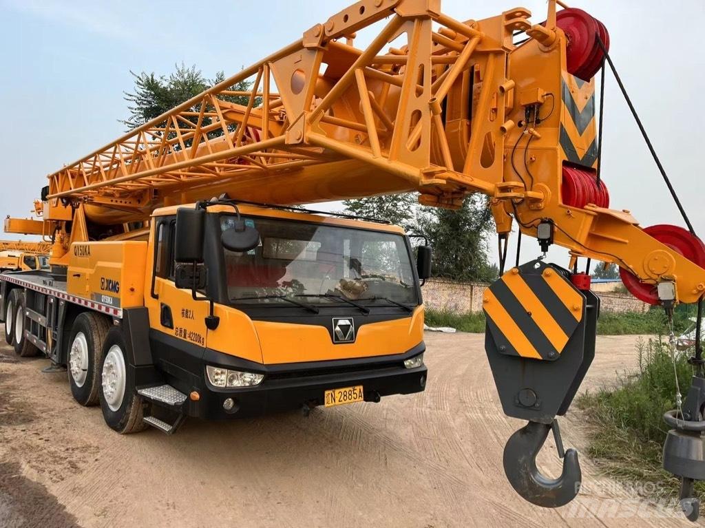 XCMG QY50KA Всъдеходни кранове