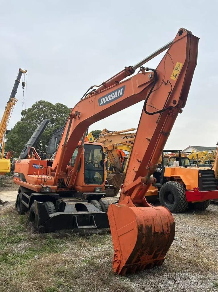 Doosan DH 210 W-7 Колесни екскаватори