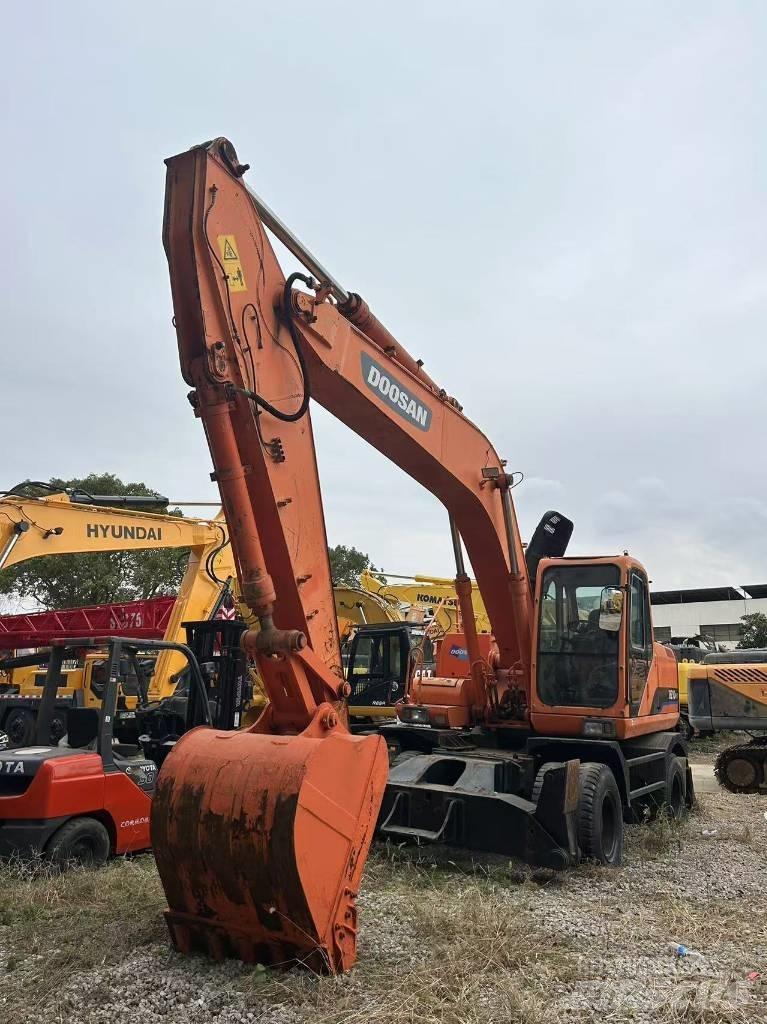 Doosan DH 210 W-7 Колесни екскаватори