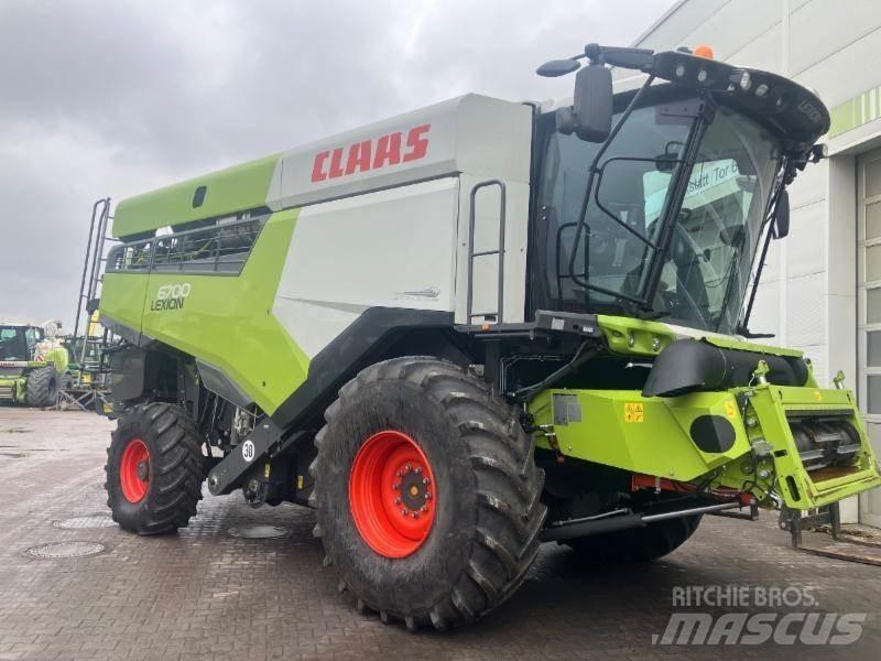 CLAAS LEXION 6700 Комбайни