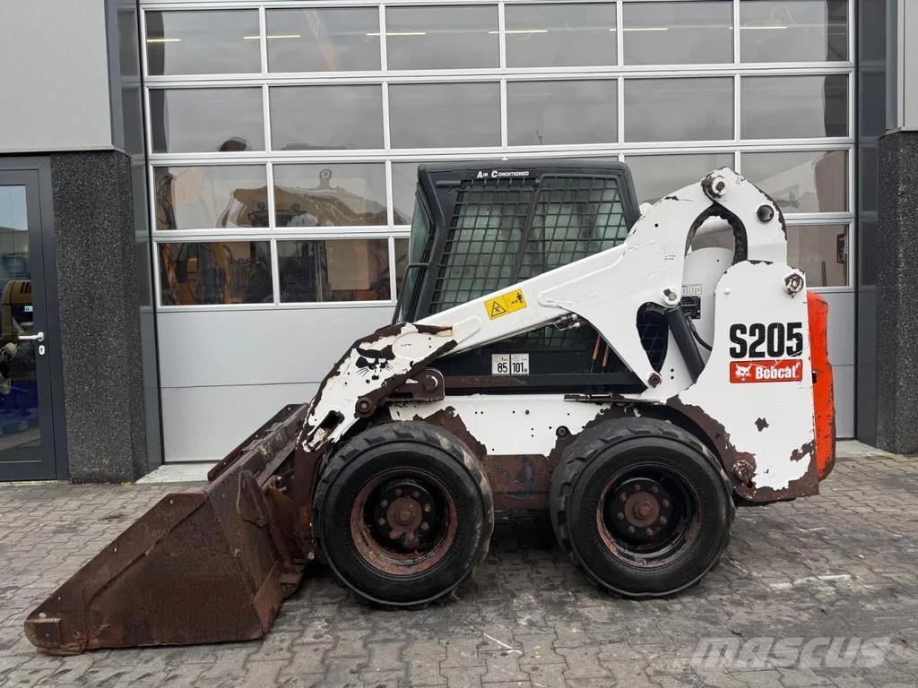 Bobcat S205 Мини товарачи
