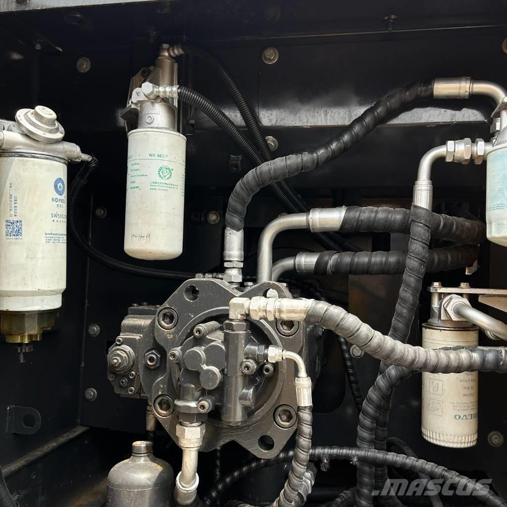 Volvo 240 Верижен екскаватор