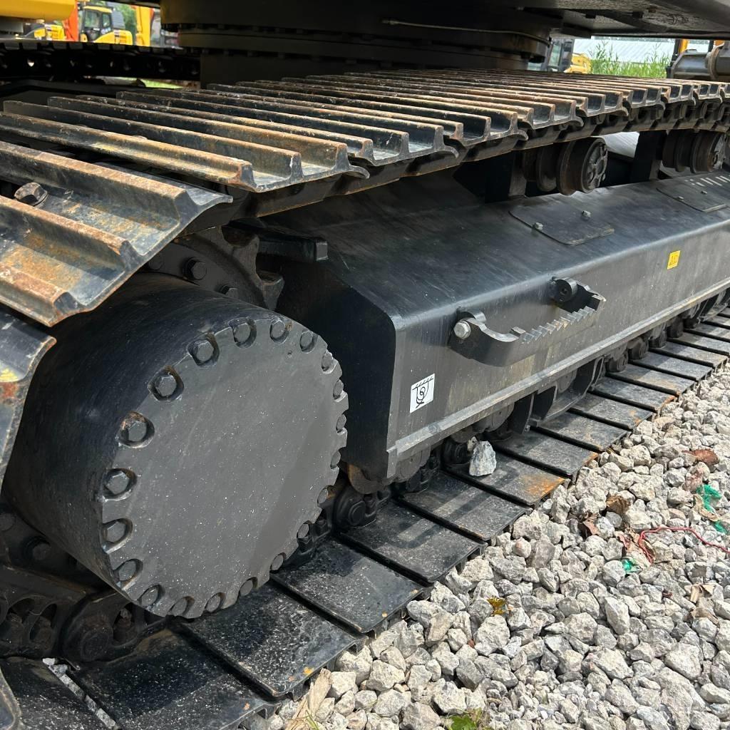 Volvo 240 Верижен екскаватор