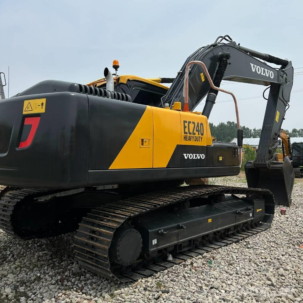 Volvo 240 Верижен екскаватор