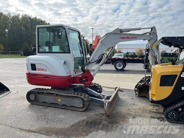 Takeuchi TB235 Мини екскаватори < 7 т