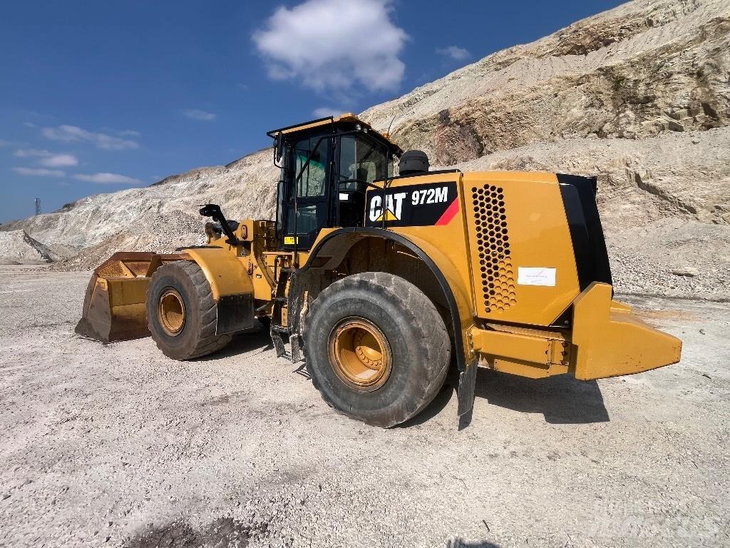 CAT 972m Колесни товарачи
