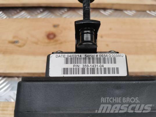 CAT 720 meter Електроники