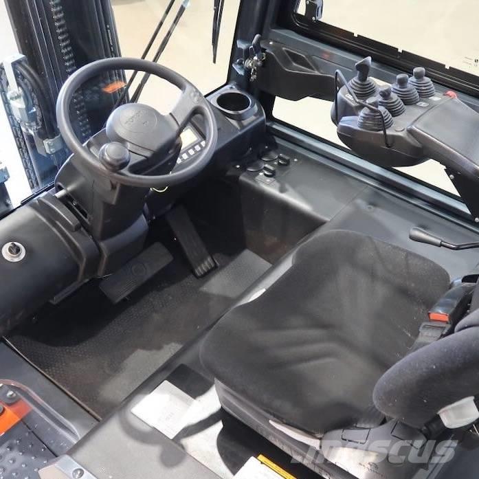 Toyota 8FBMT30 Електрически вилични кари-повдигачи