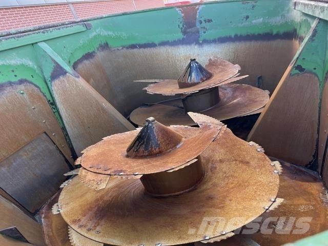 Peecon 26M³ Миксер Фидери