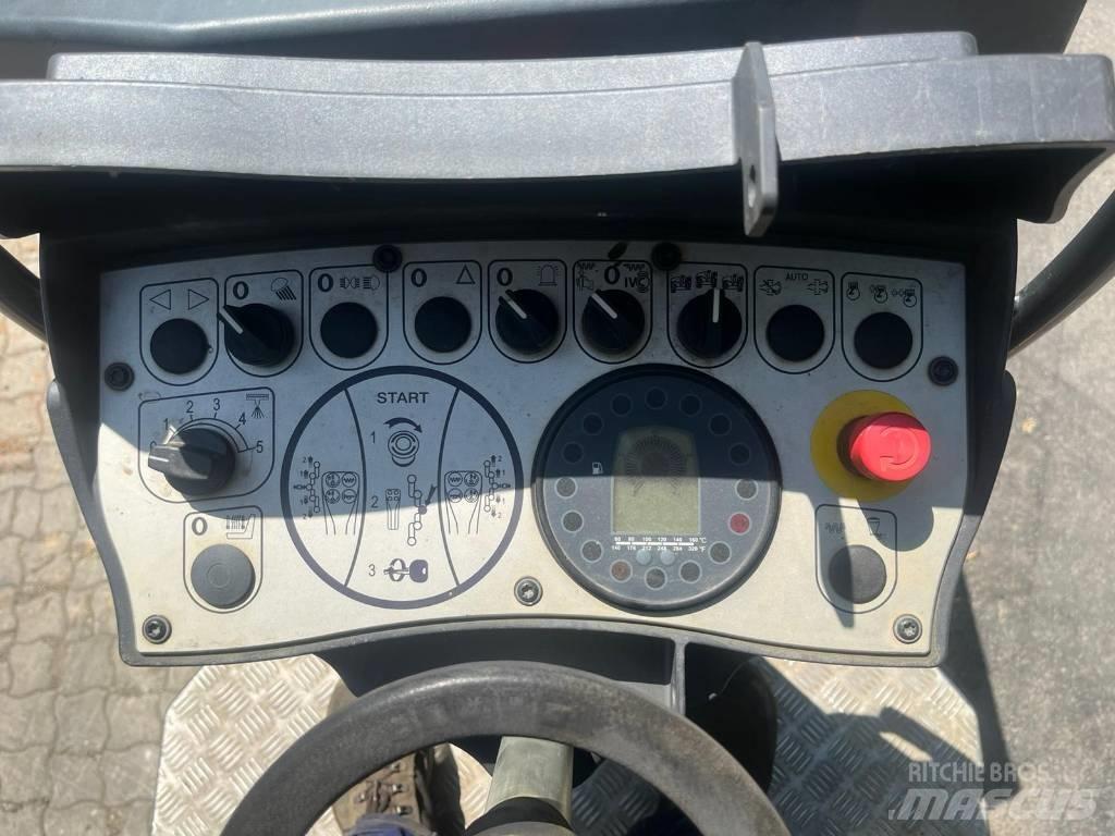Bomag BW 120 AD-5 Двойни барабанни ролки
