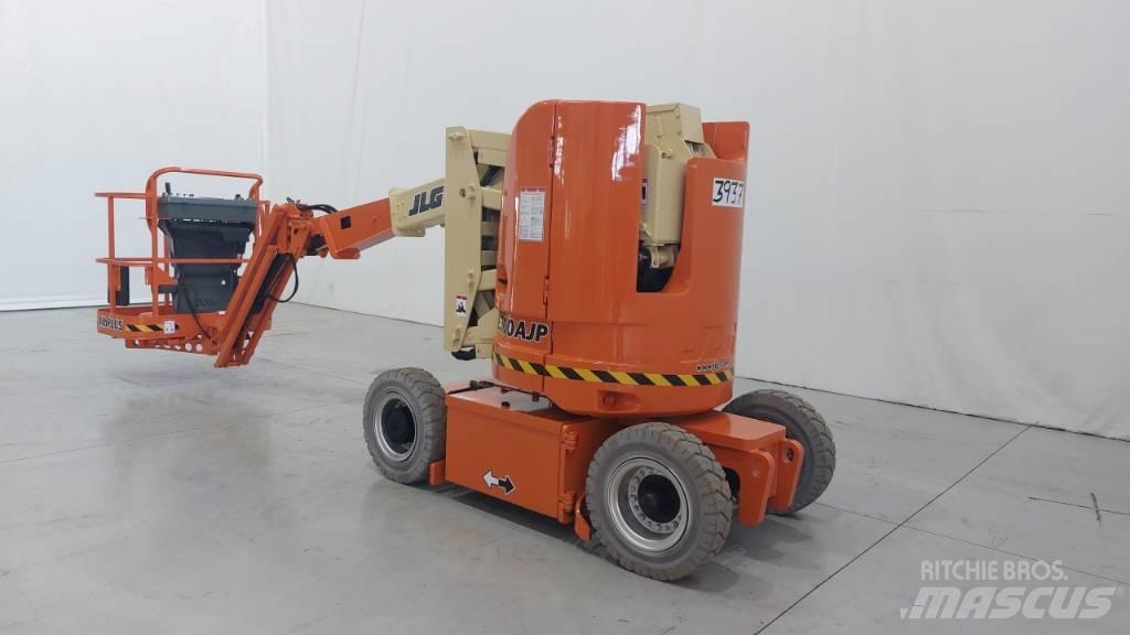 JLG E300AJP Съчленени стрелови подемници