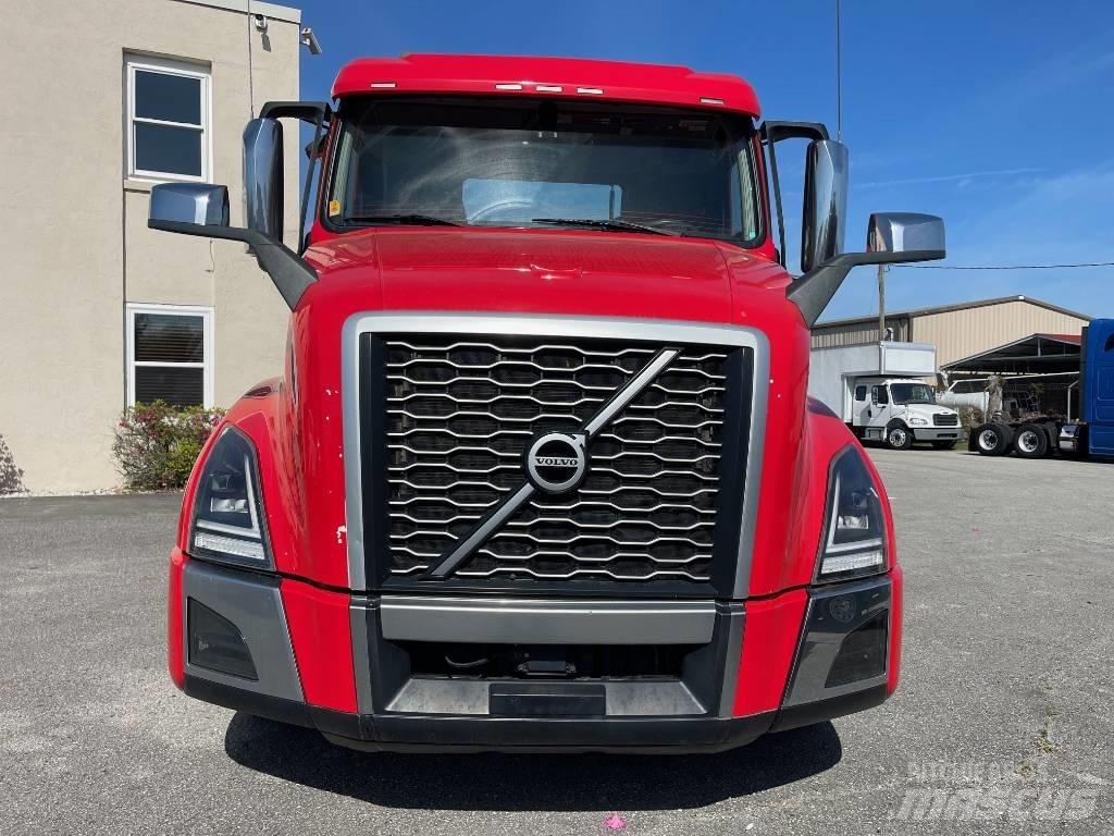 Volvo VNL64T300 Влекачи