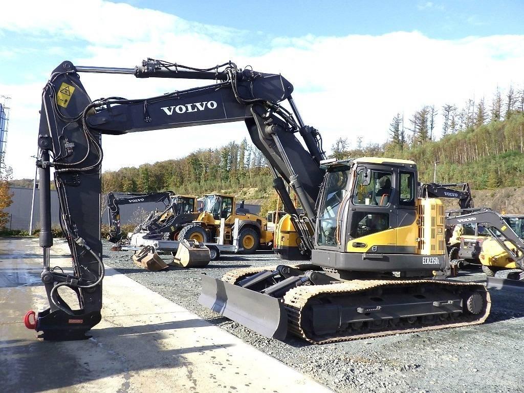 Volvo ECR 235 D Верижен екскаватор