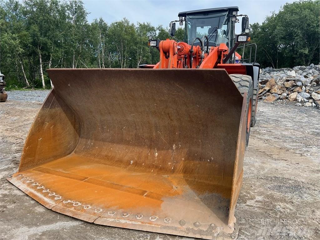 Hitachi ZW 310-6 Колесни товарачи