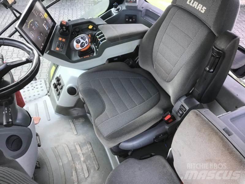 CLAAS AXION 870 Трактори