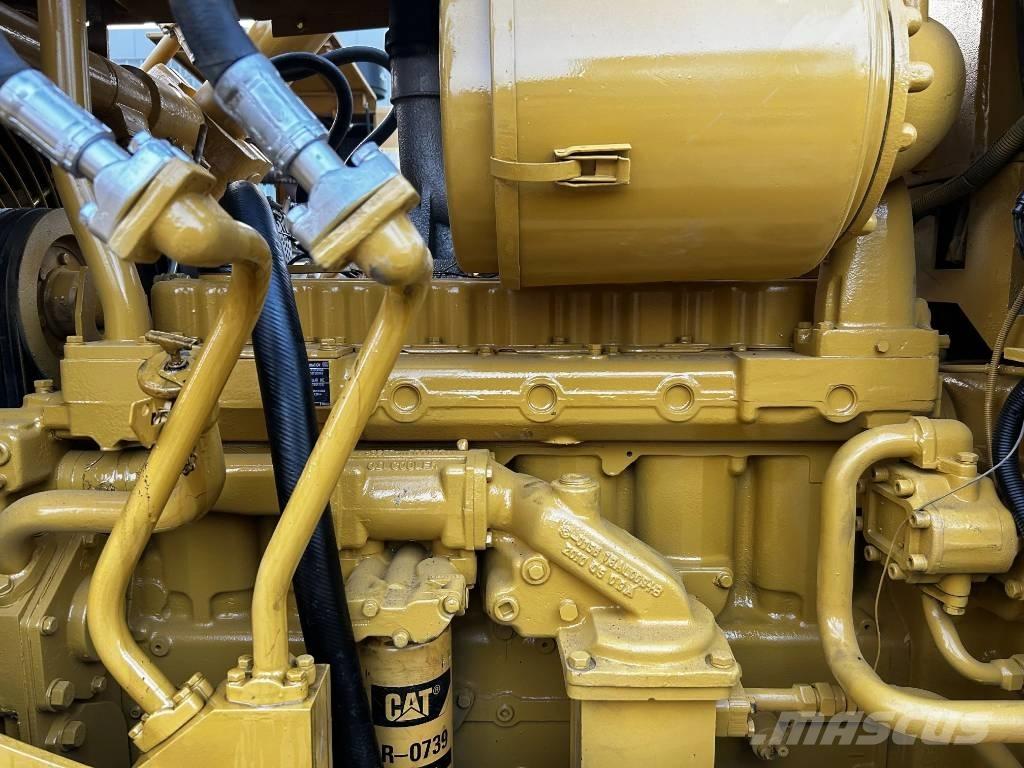 CAT D7G Верижни булдозери
