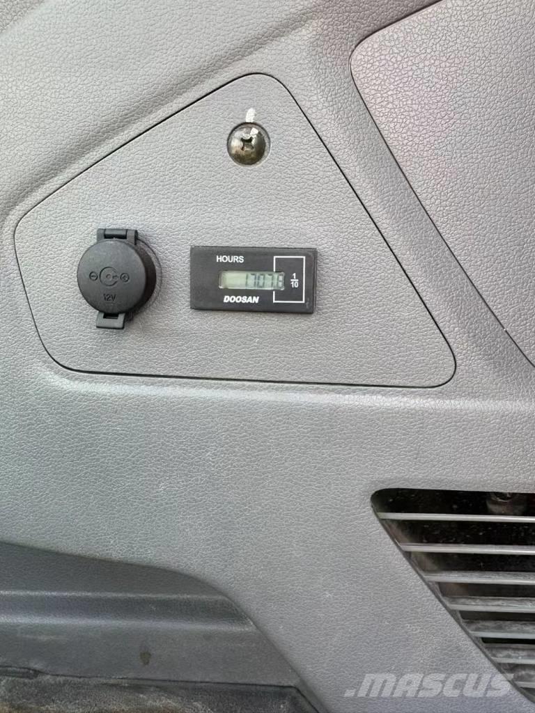 Doosan DX 60 Верижен екскаватор