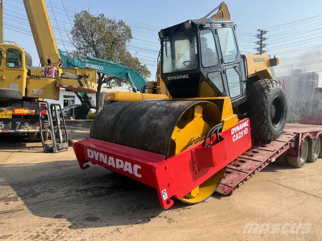 Dynapac CA 251 D Еднобарабанни ролки
