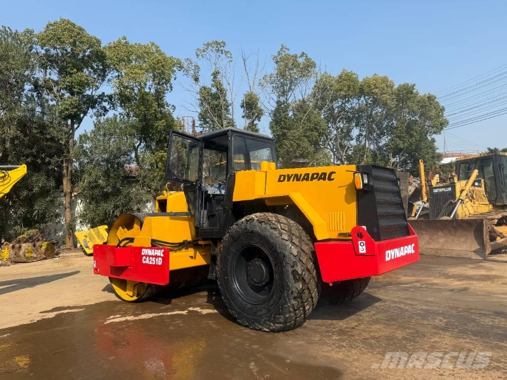 Dynapac CA 251 D Еднобарабанни ролки
