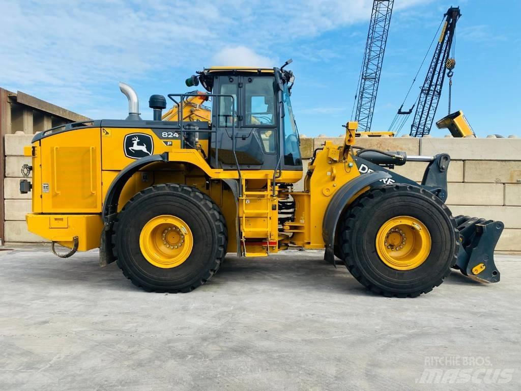 John Deere 824p Колесни товарачи