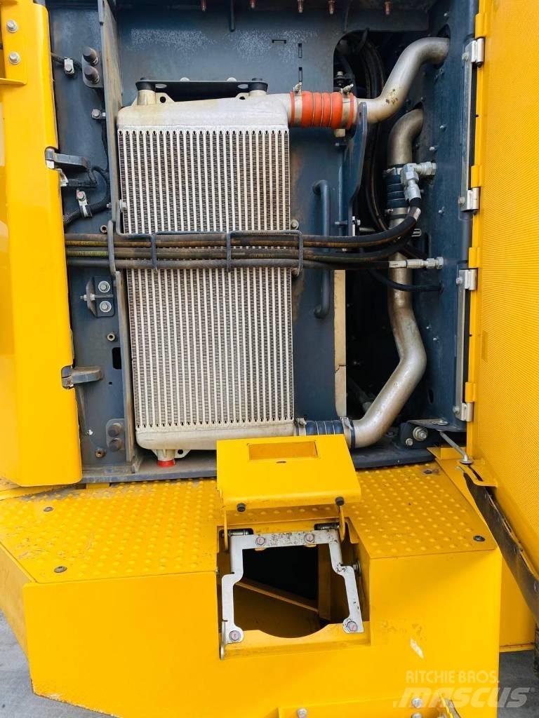 John Deere 824p Колесни товарачи